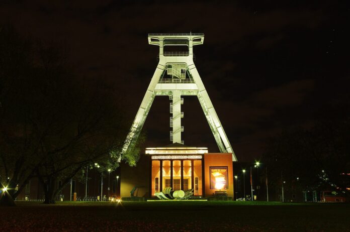 Bergbaumuseum Bochum bei Nacht