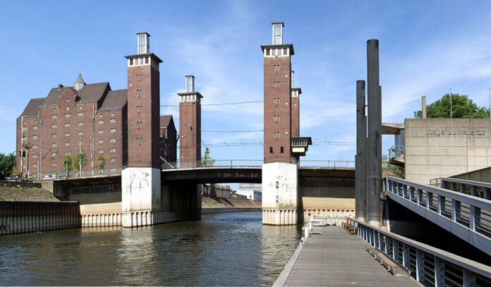 Duisburg - Schwanentorbrücke